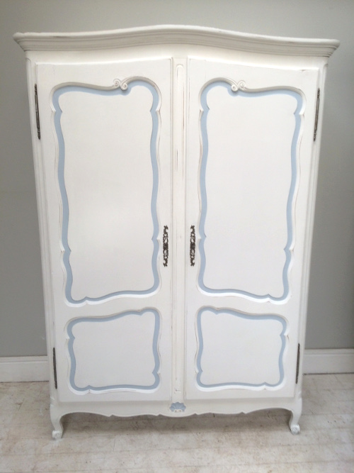 VINTAGE FRENCH DOUBLE DOOR ARMOIRE